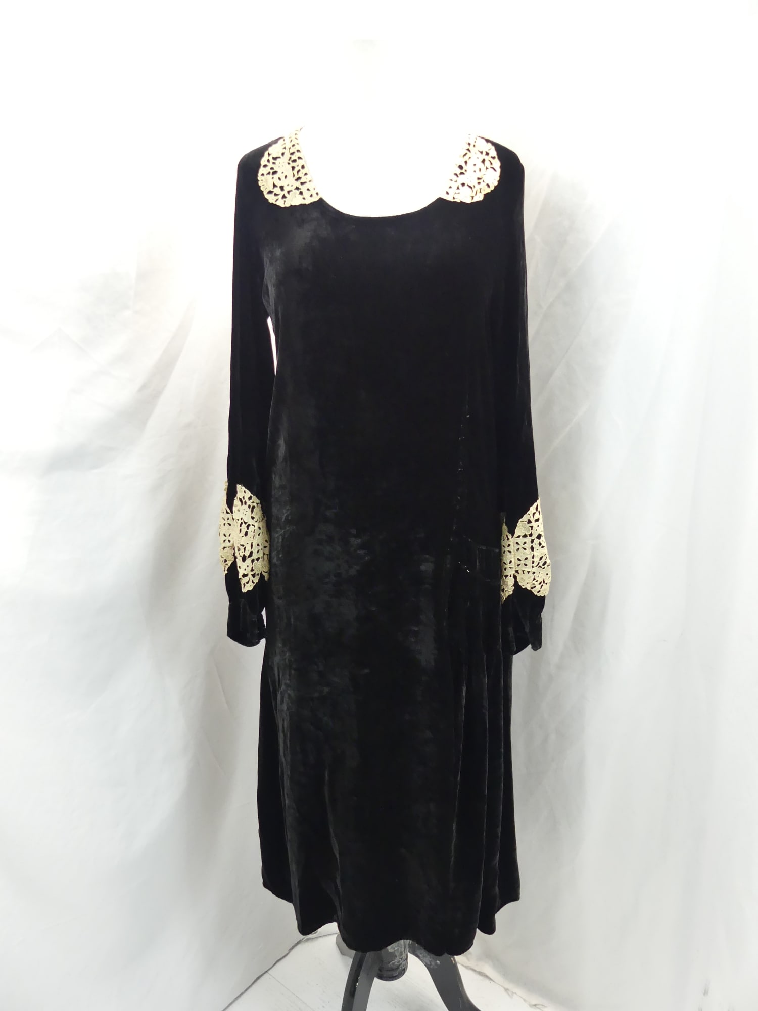 Vintage Early 1900's Black Velvet Dress with Lace Trim: approx. 36 bust & waist. Lace trim was added, old seam repair at waist, see photo's