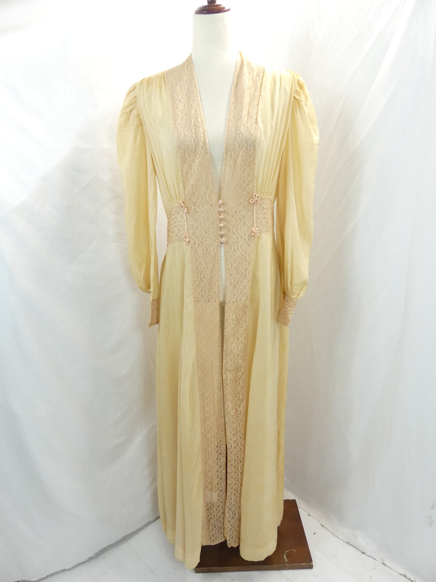 Vintage 11930's Silk & Lace Pale Yellow Dressing Gown with Peach Lace: approx. 36 bust, 30 waist. Has some stains, discolored shoulders & at least one tiny hole, see photo's