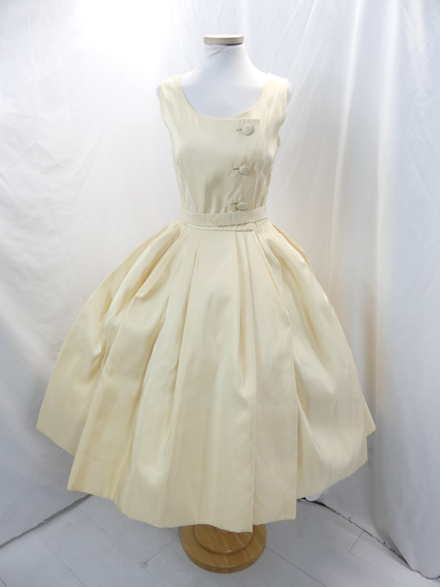 Vintage 1950's MAINBOCHER Cr?me Silk Pleated Party Dress: approx. 32 bust, 23 waist. Has some fray on the shoulders & zipper & has underarm stain. The hem has been taken up & has at least one small hole, see photo's