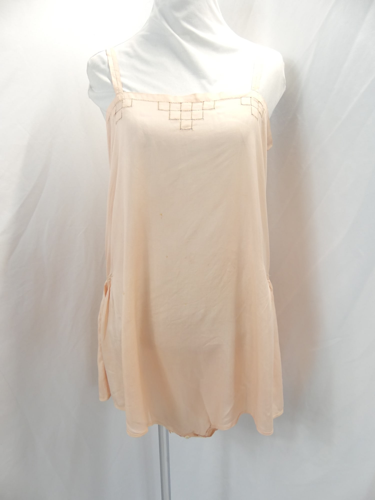 Vintage 1920's Peach Silk Teddy: approx. 36 bust, 38 waist. Has some small stains, needs seam repair at gusset, see photo's