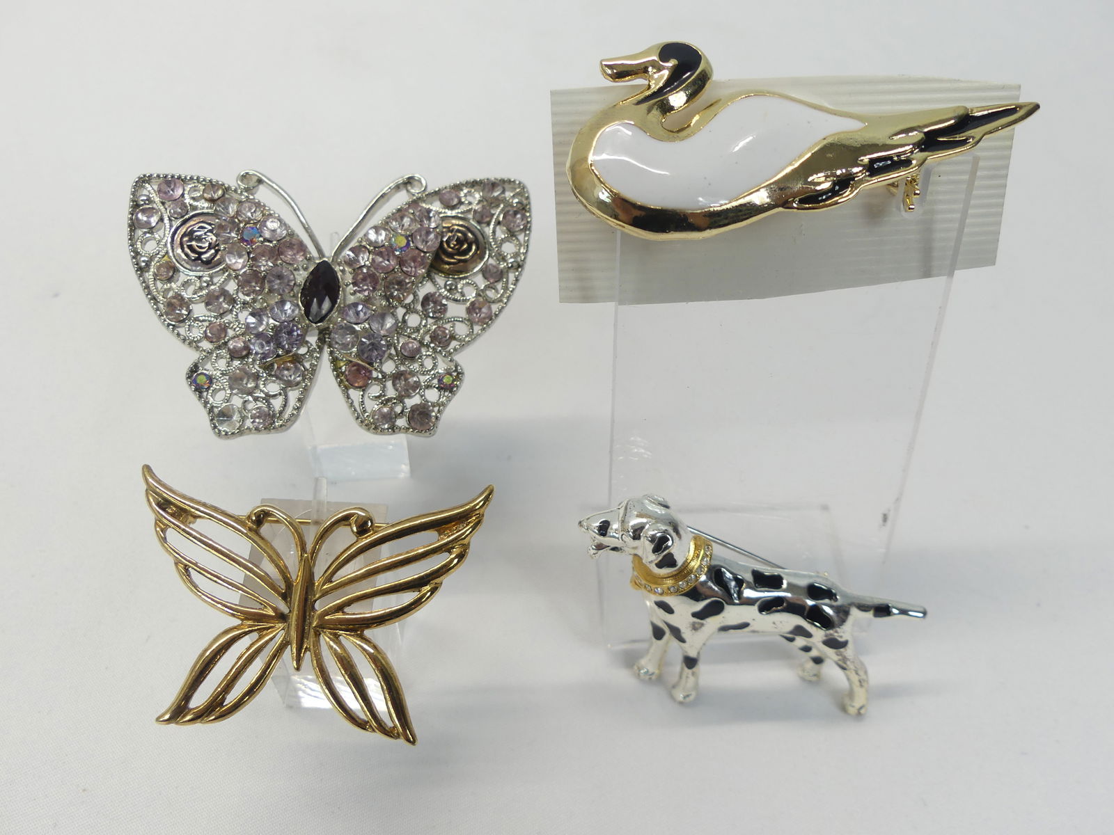 Lot of 4 Vintage Brooches, Dog, Swan & 2 Butterflies (1 of 8)