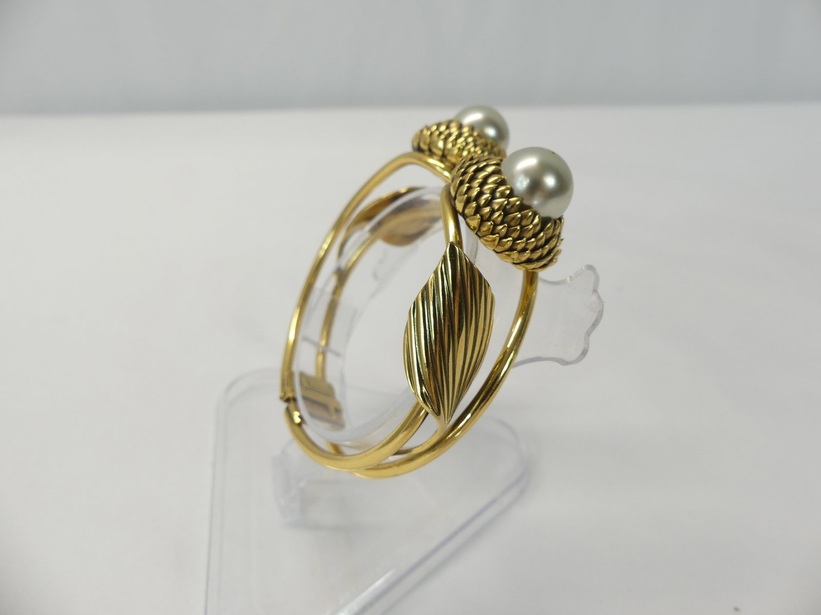 Vintage Gold Tone Clamper Bracelet Acorns with Large Bead & Leaves: approx. 2 1/2 inch opening, see photo's