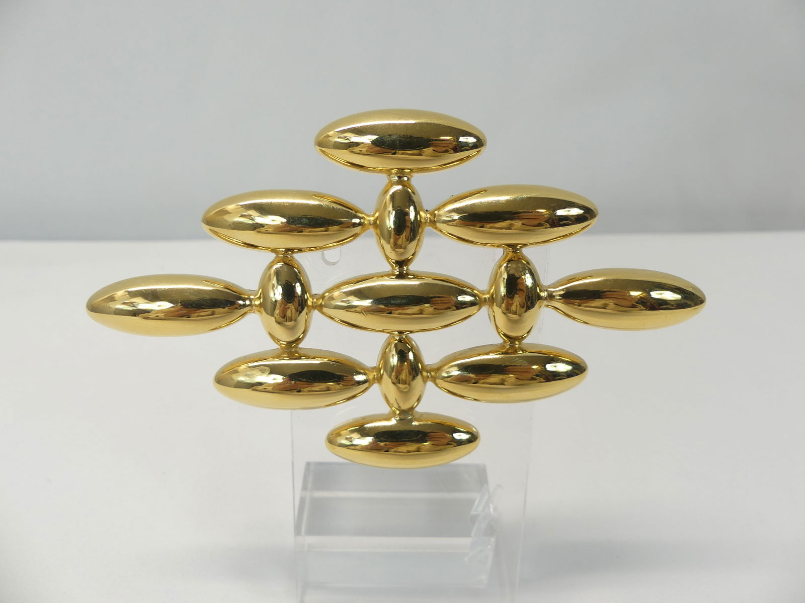 Vintage Givenchy Large Gold Tone Brooch: approx. 4 x 2 1/2, see photo's