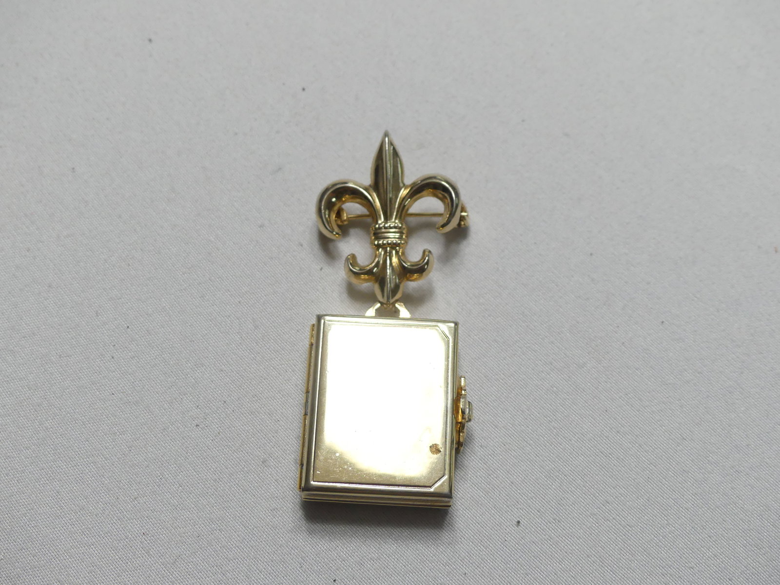 Vintage Coro Folding Photo Book Locket Brooch, Holds 4 Tiny Photo's: approx. 1 1/8 locket, see photo's