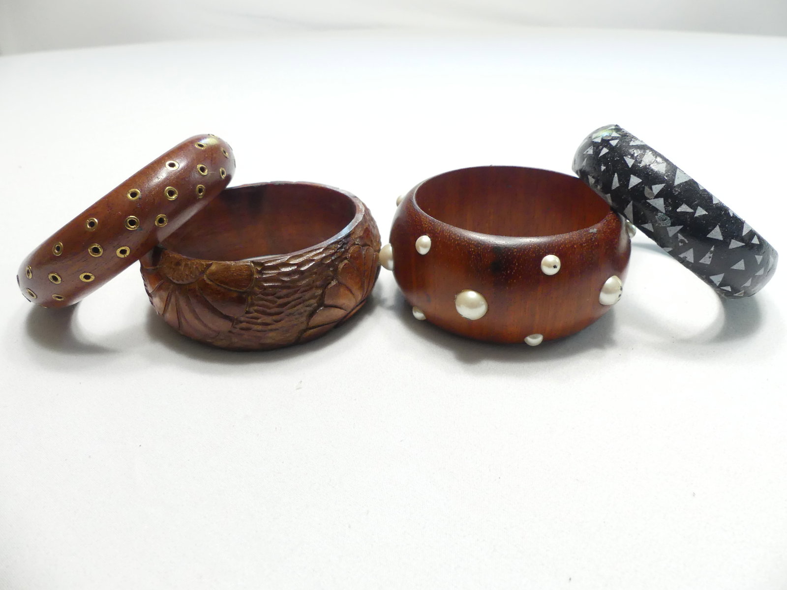 Lot of 4 Vintage Wood Bangle Bracelets, 1 with Pearl Beads Marked Carolee (1 of 10)