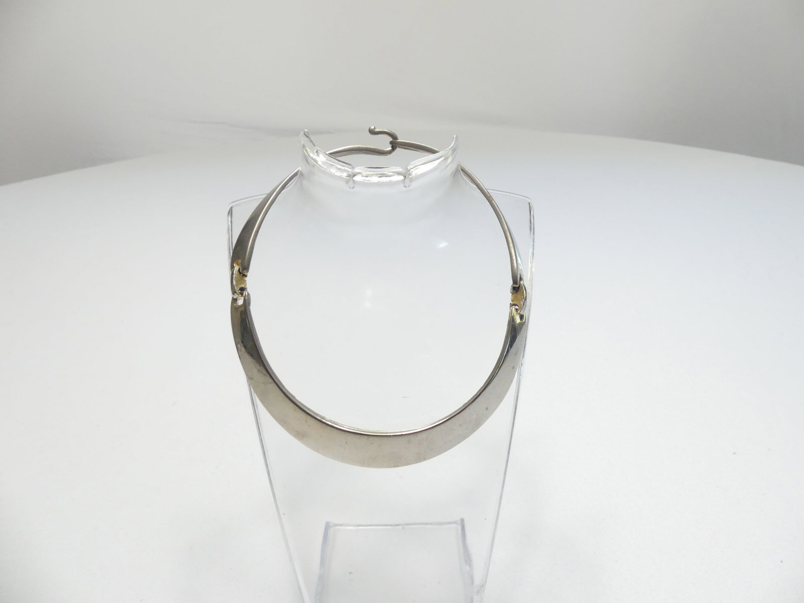 Vintage Silver Tone Choker Style Bracelet: see photo's