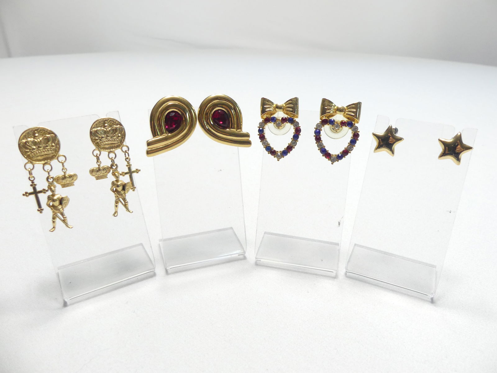 Lot of 4 Pair Vintage Gold Tone Earrings 1 Monet: see photo's