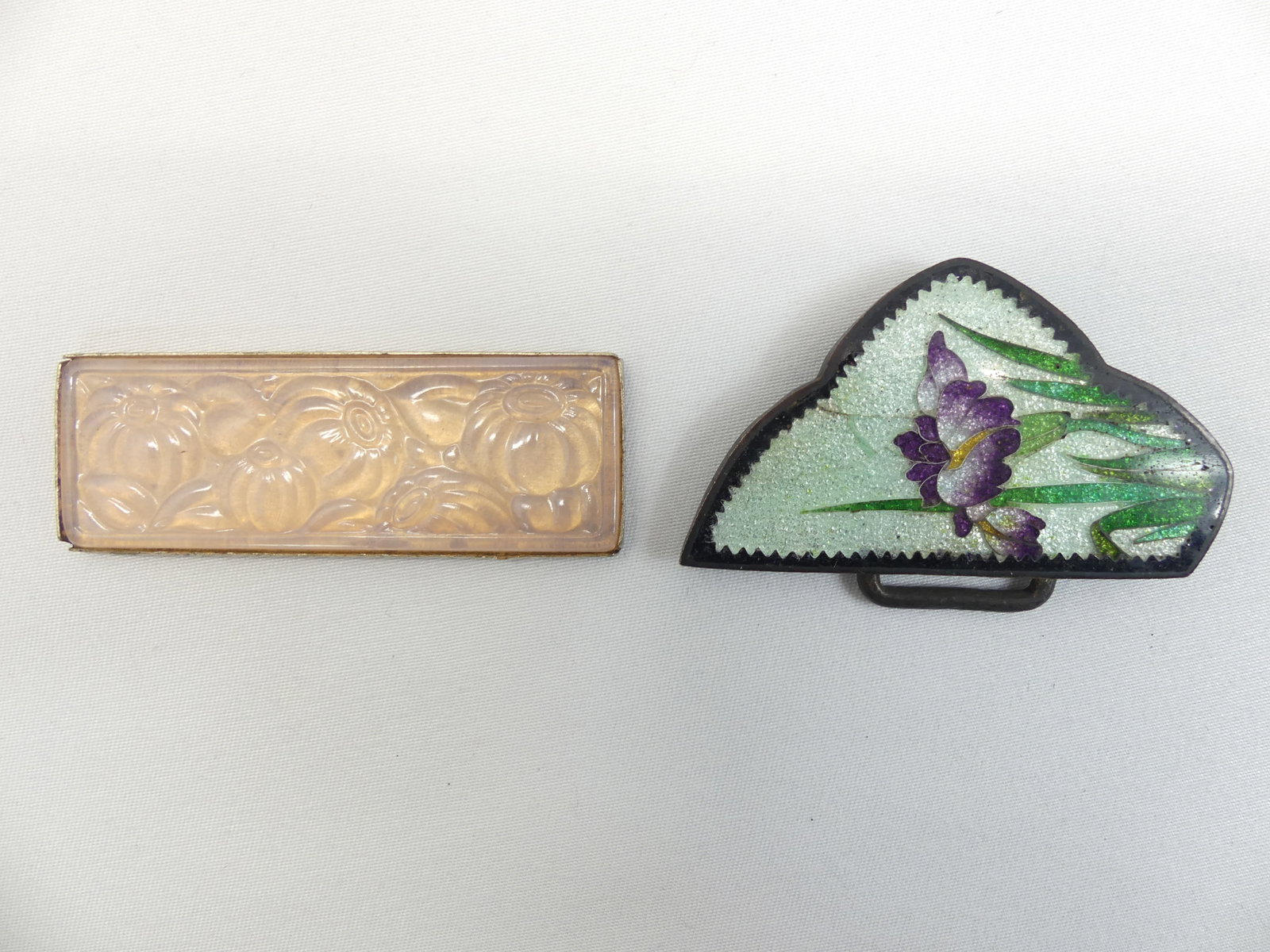 Lot with Antique Enamel Dress Buckle & Czechoslovakia Glass Embellishment: see photo's