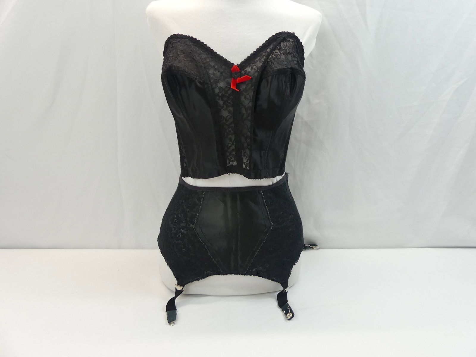 Vintage Black Lace Suzette Bustier & Simone Garter/Girdle: size 36 B, 22-28, Bustier Old Store Stock, see photo's