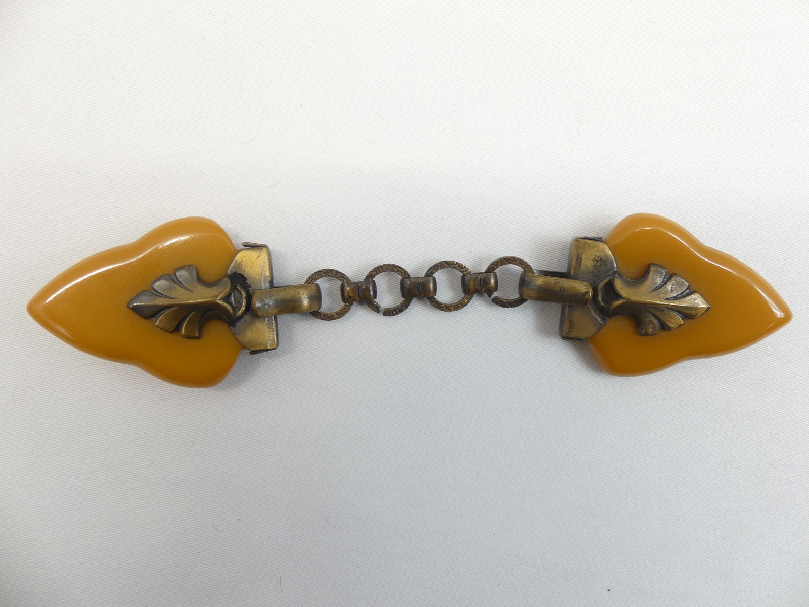 Antique Bakelite Button & Chain Set, Sweater Clip (1 of 2)
