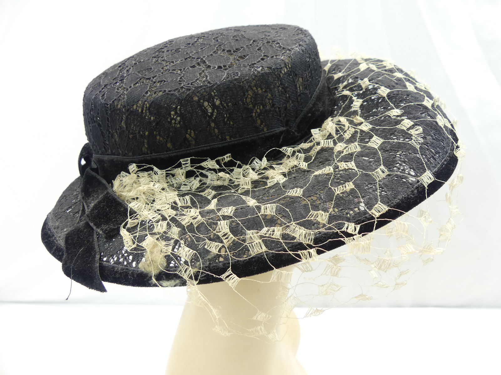 Vintage 1930's Black Lace Tilt Hat with Velvet (1 of 5)