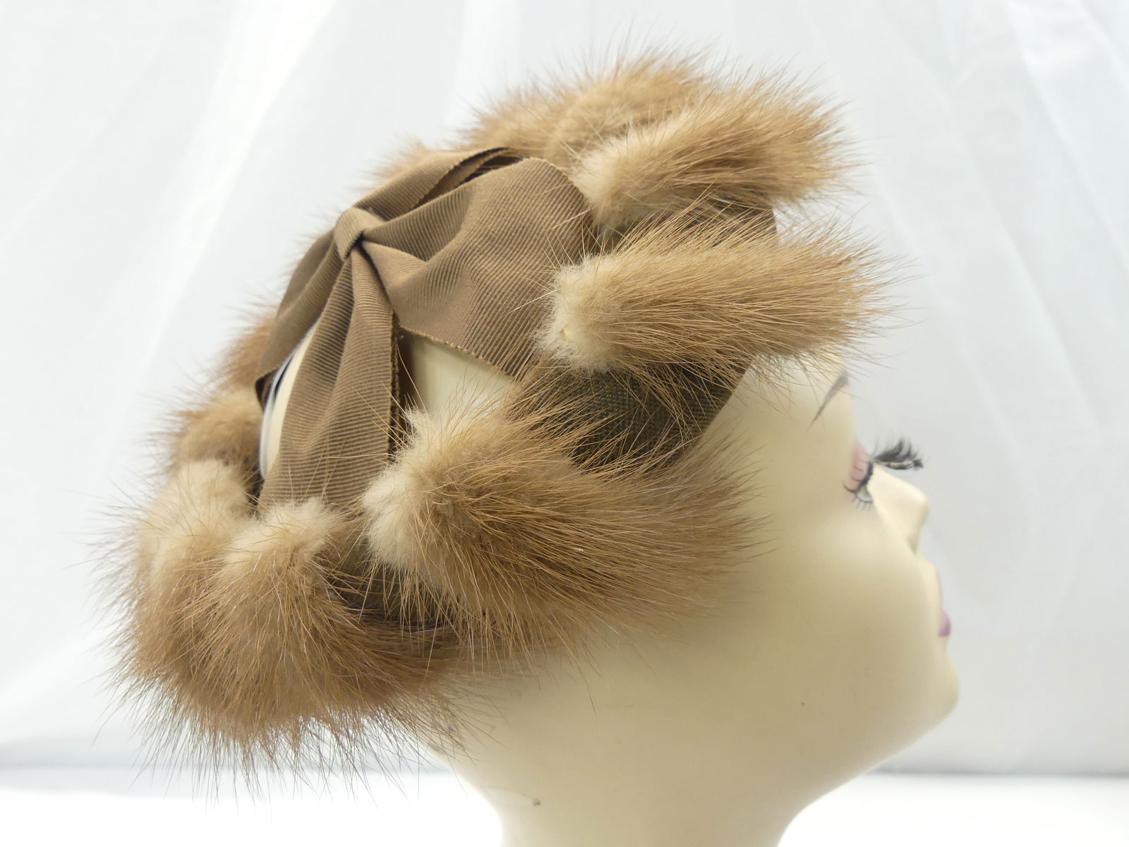 Vintage Mink Fur & Ribbon Calot Style Hat: good condition, see photo's