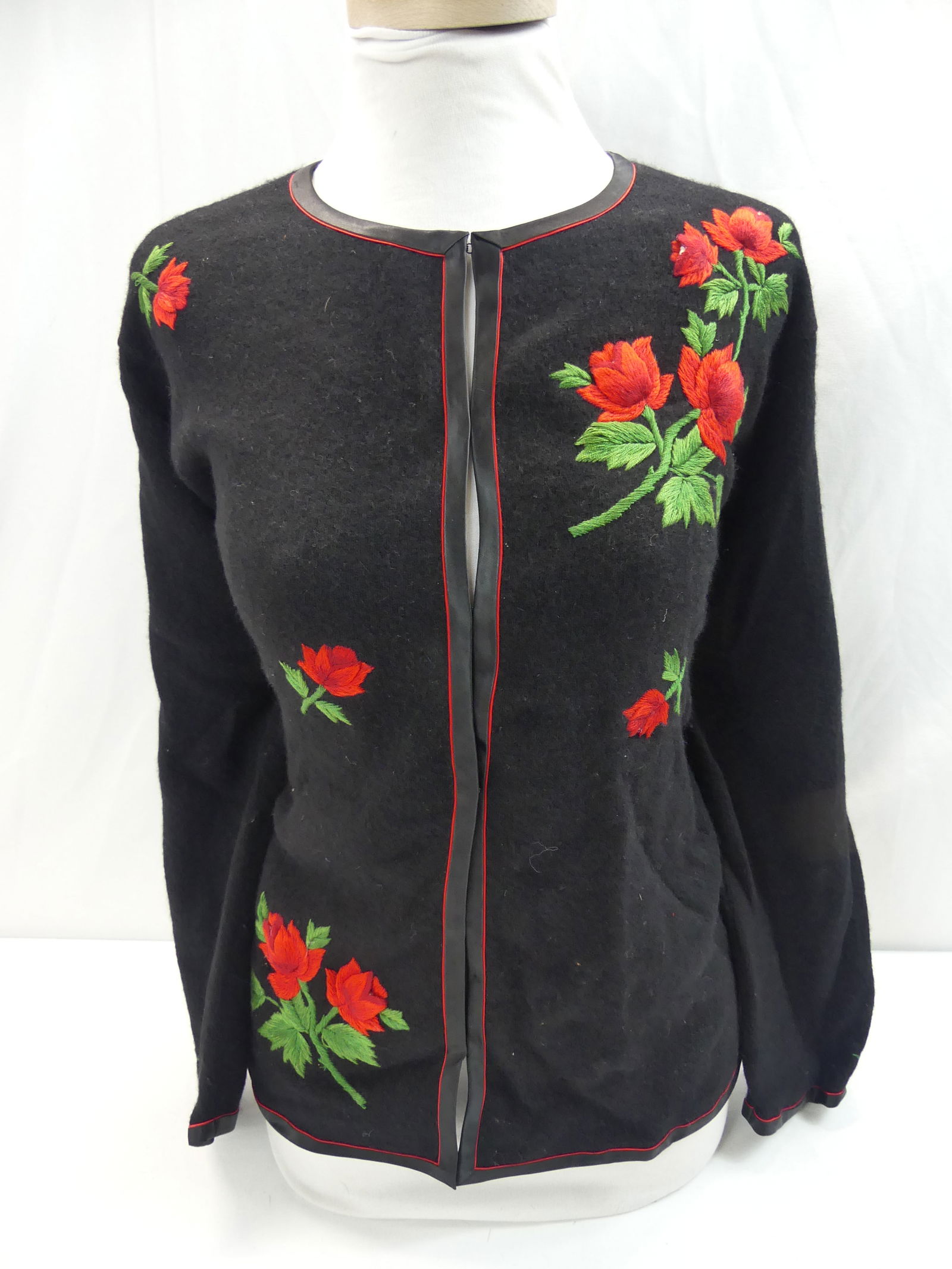 Vintage 1960's Frank Fong Black Cashmere Wool Cardigan Sweater with Embroidered Roses: approx. 40 bust, 34/36 waist, good condition, see photo's