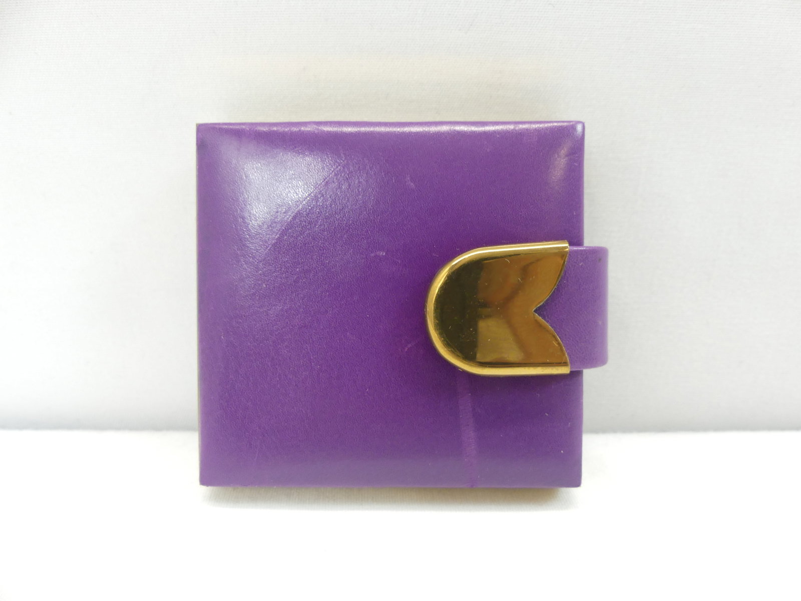 Vintage Bond Street Old Store Stock Purple Leather Powder Compact: approx. 2 1/2 x 2 1/8, see photo's