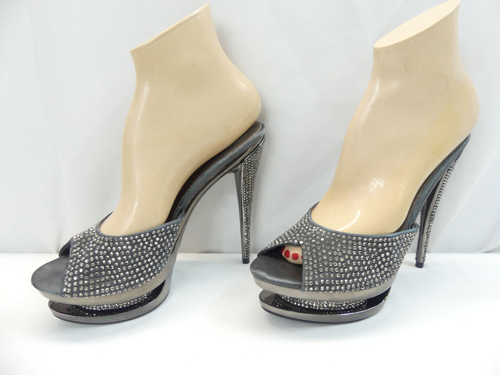 Fabulous Vintage Old Store Stock Double Base Silver Marcasite Studded Spike Heel Sandals: I can't say enough about these shoes, size 6 never worn, no makers name