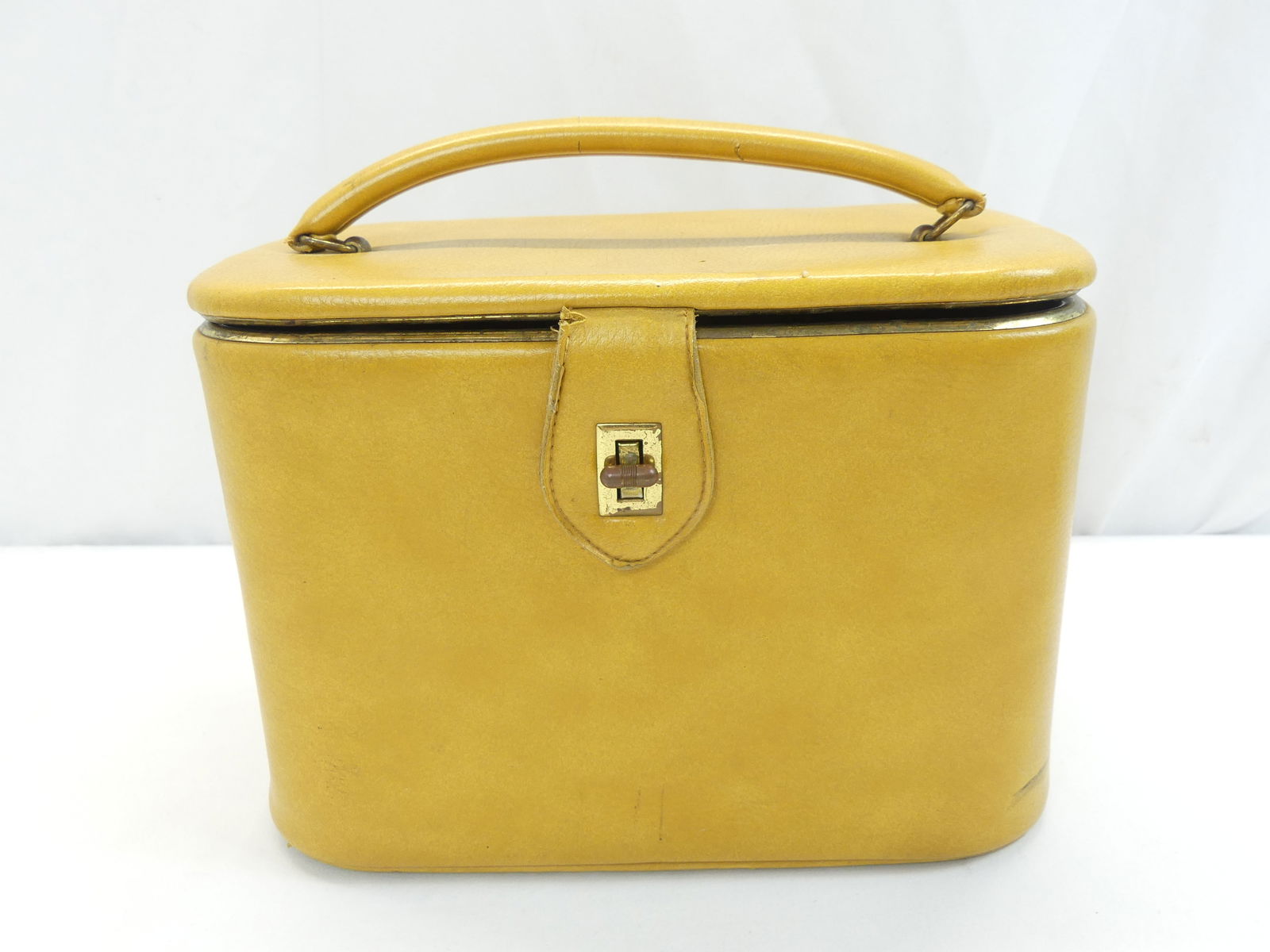 Vintage 1960's Gold Leather Hard Case Travel Makeup Case with Inside Mirror: some small breaks in leather on handle and by buckle, see photo's