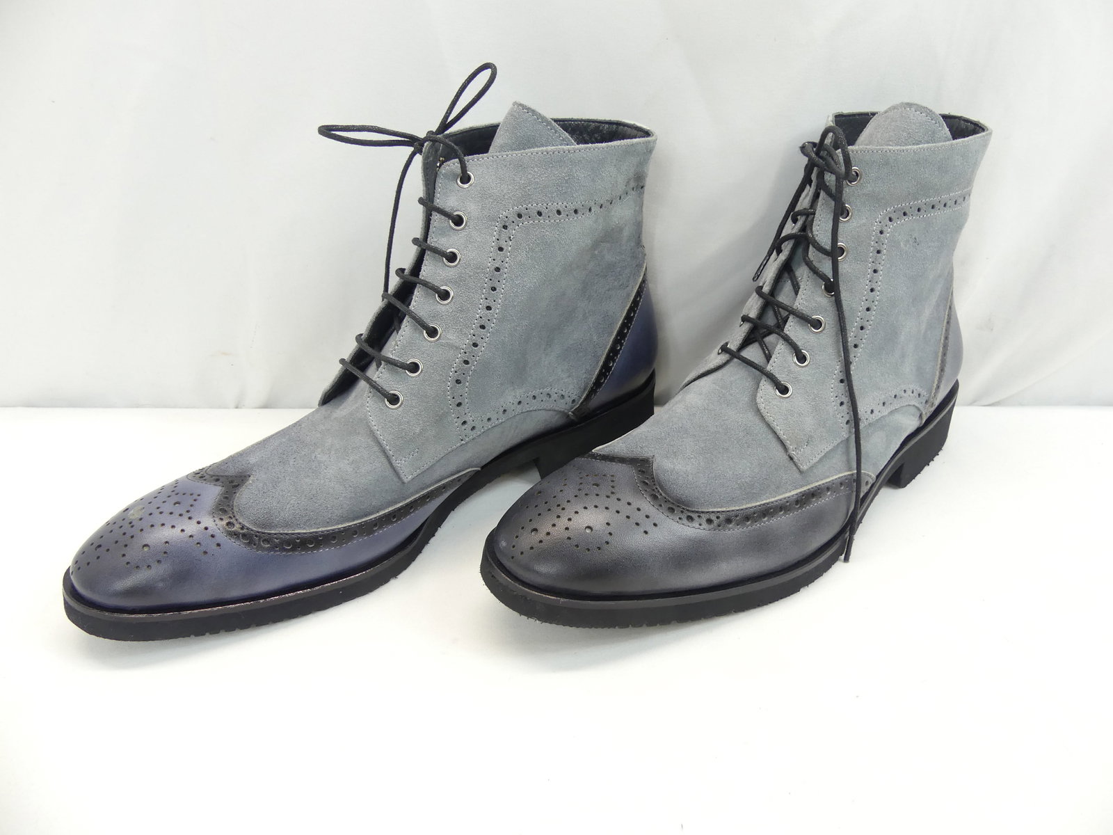 Fabulous Vintage Muna Hand Made Istanbul, Blue Leather & Suede Wing Tip Men's Lace Up Shoe Boots: size 45, never worn but has round scuff mark, see photo's