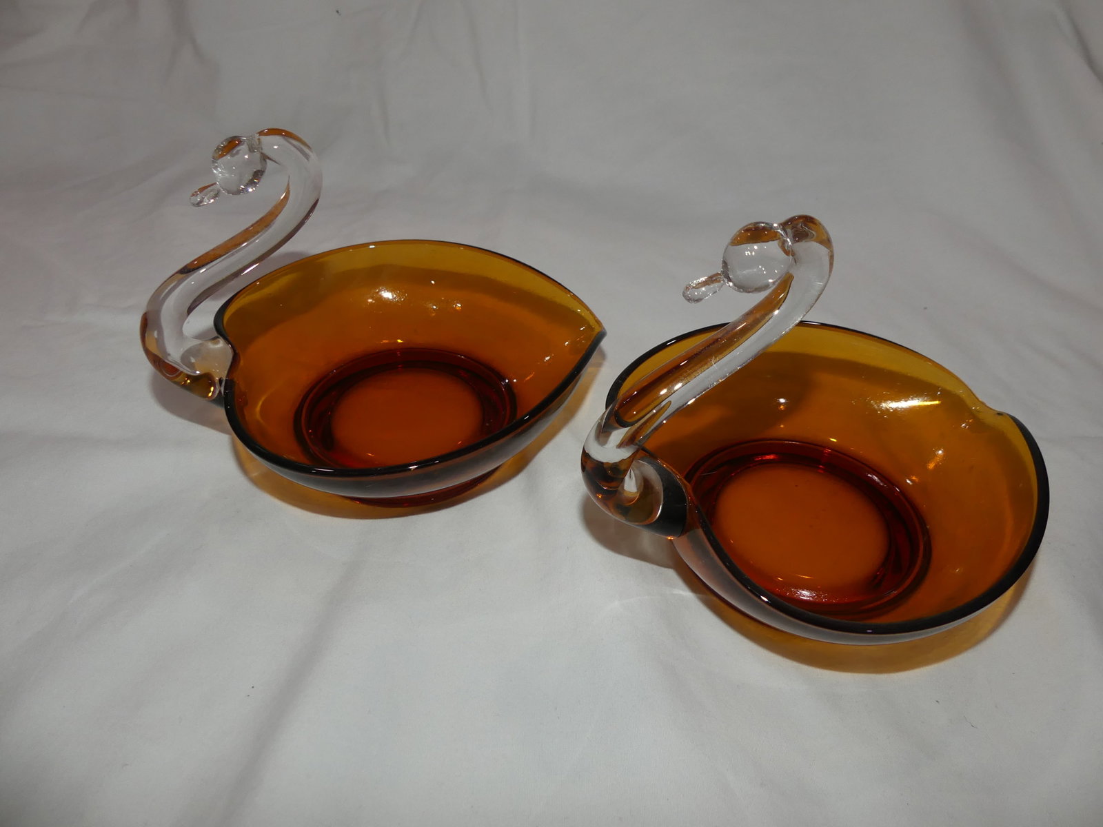 Pair of Vintage Mid-Century Swan Bowls Clear & Amber Glass: approx. 5 tall, 5 wide x 6 1/2, see photo's
