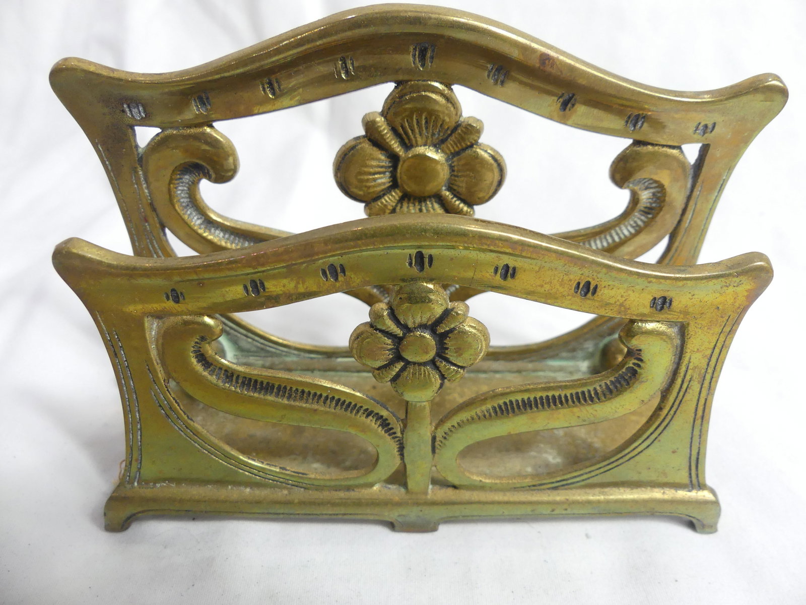 Antique Brass Flower Letter Holder: approx. 5 3/4 x 3 3/4, see photo's