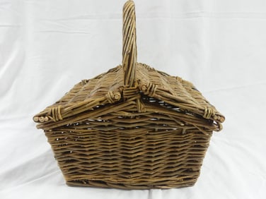 Vintage Twig Picnic Basket with Leather Hinges