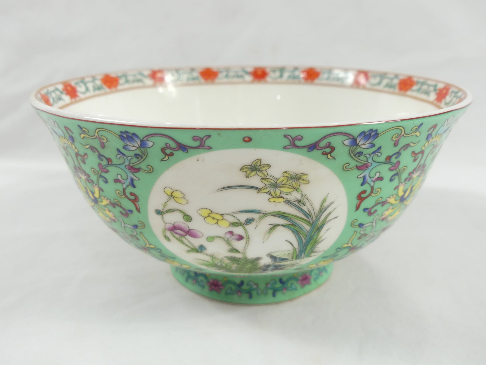 Vintage Chinese Hand Painted Porcelain Bowl with Flowers, Signed: approx. 3 x 6 1/4, see photo's