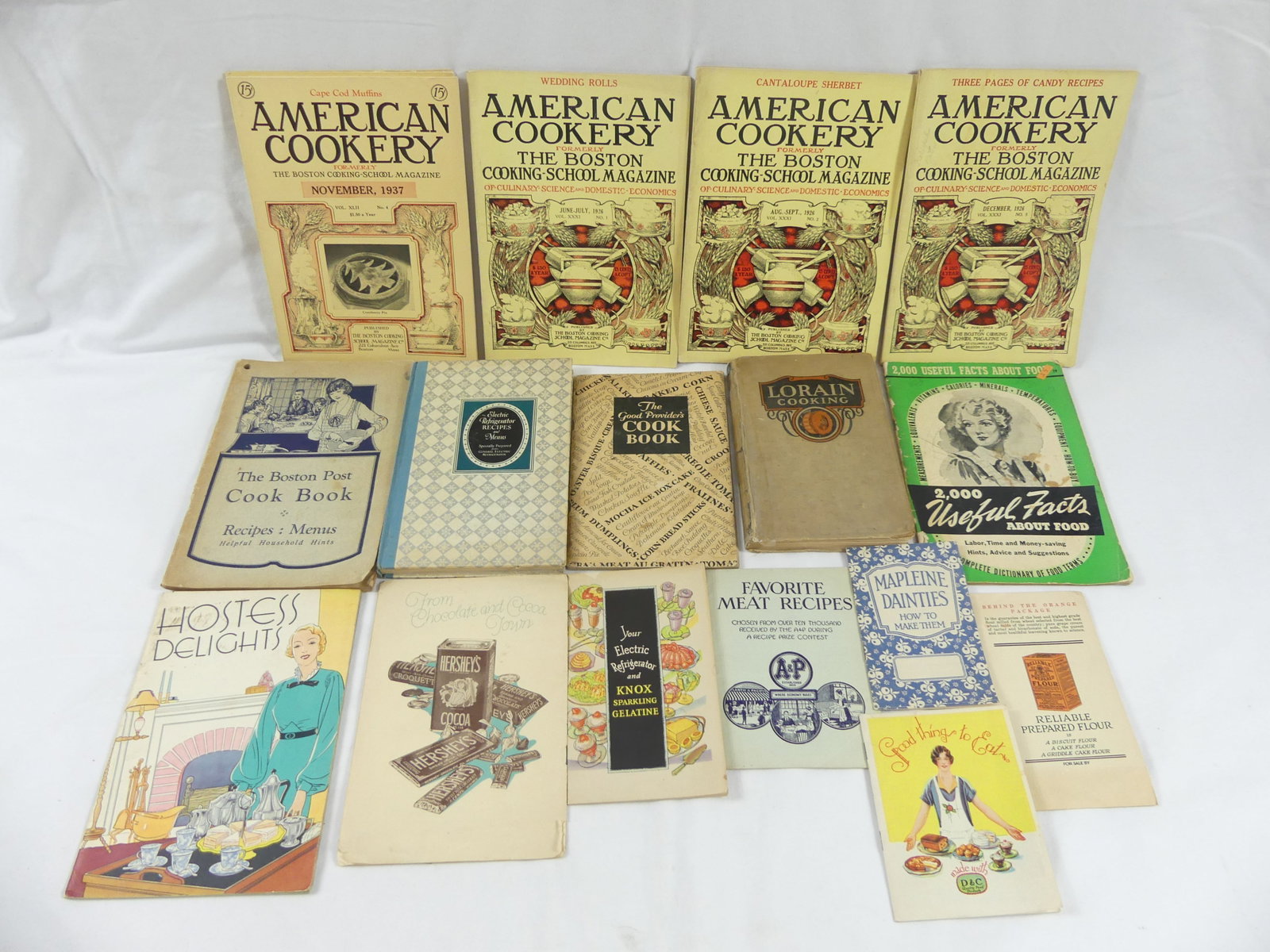 Lot of Vintage Cook Books: see photo's