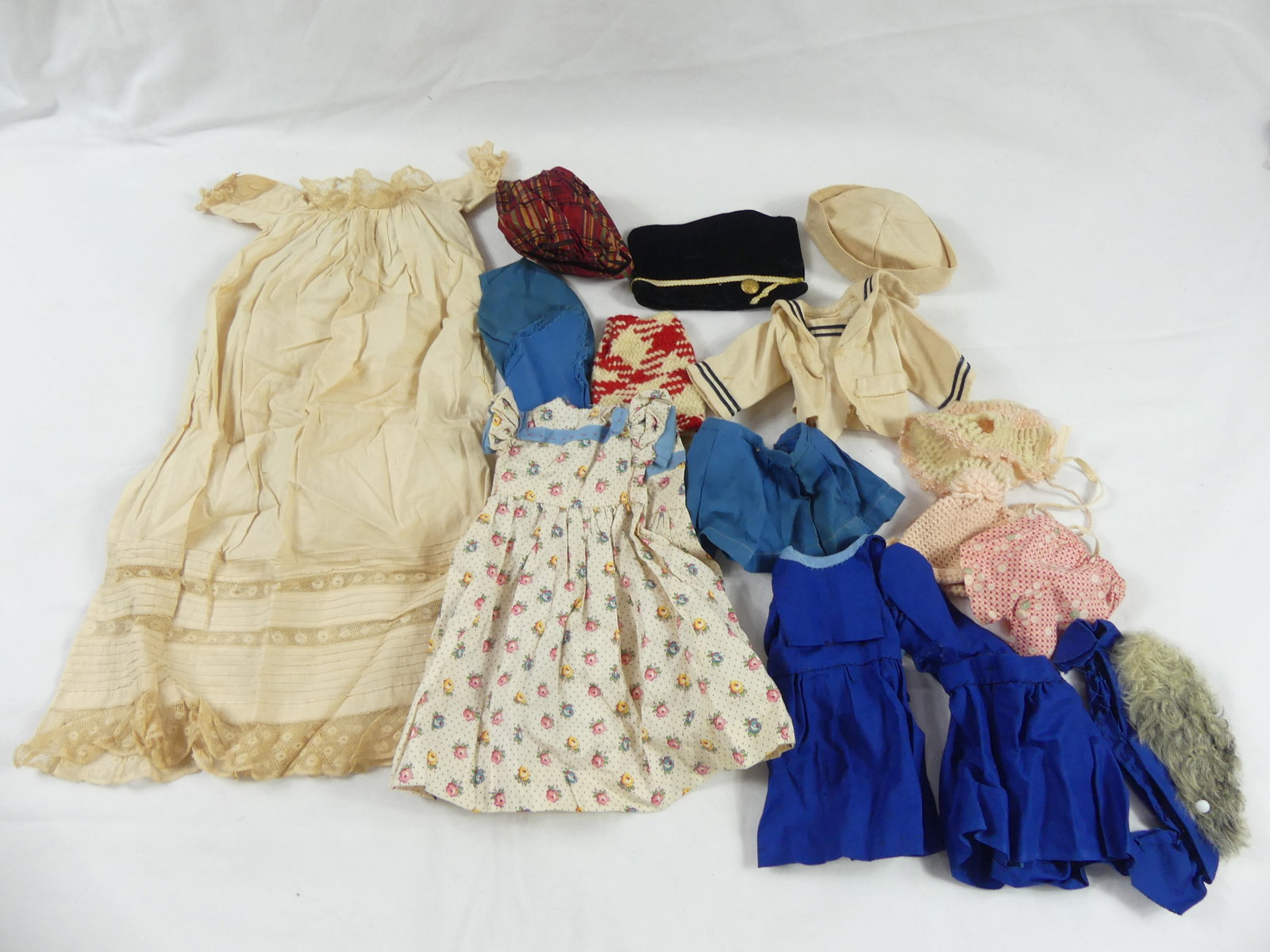 Lot of Vintage & Antique Doll Clothing: see photo's