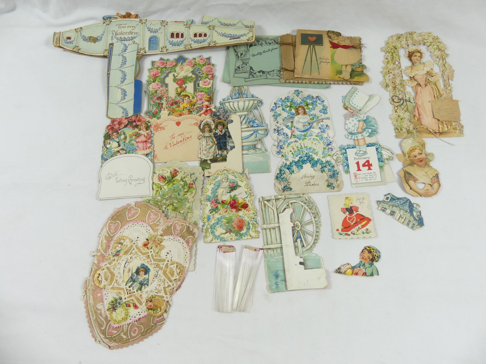 Lot of Victorian Valentine Cards (1 of 10)