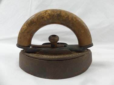 Antique Cast Iron colebrookdale Iron with Wood Handle