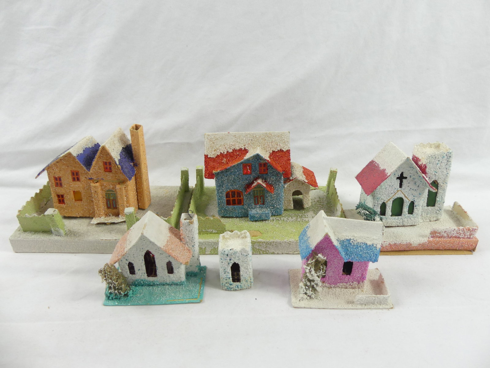 Lot of Vintage 1950's Card Board Christmas Houses, Made in Japan: see photo's