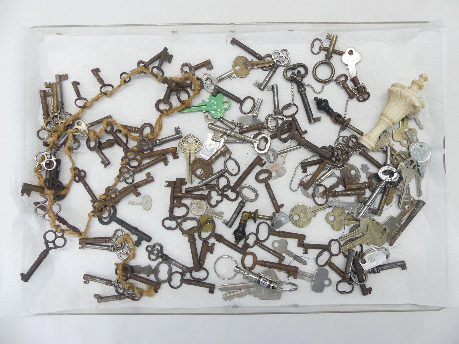 Large Lot of Antique Skeleton Keys, & Other (1 of 6)