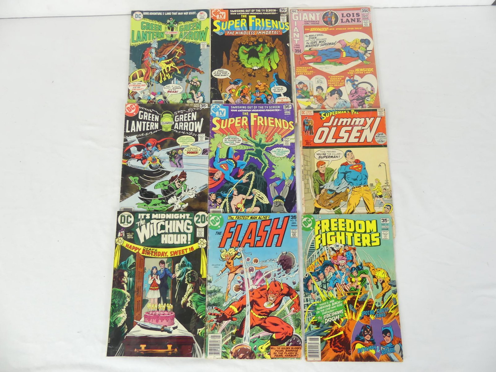 Lot of 9 Vintage DC Comics, 20 to 35 Cents (1 of 7)