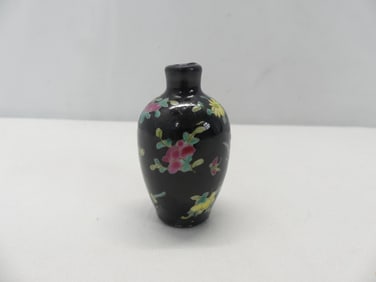 Antique Chinese Famille Hand Painted Snuff Bottle