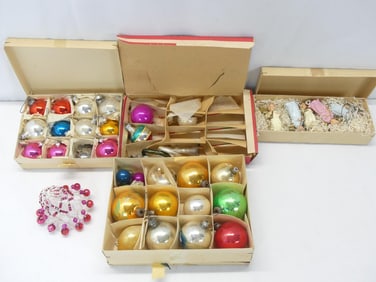 Lot of Vintage 1950/60's Christmas Ornaments 1 with Great Box