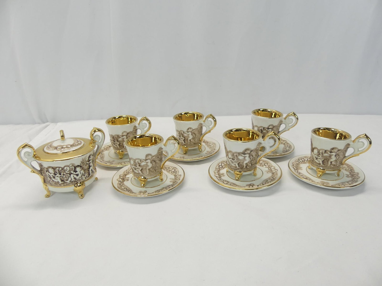 Set of 6 Vintage GV Cups & Saucers & Sugar R Capodimonte Italy: small cup on plate, includes sugar bowl, see photo's