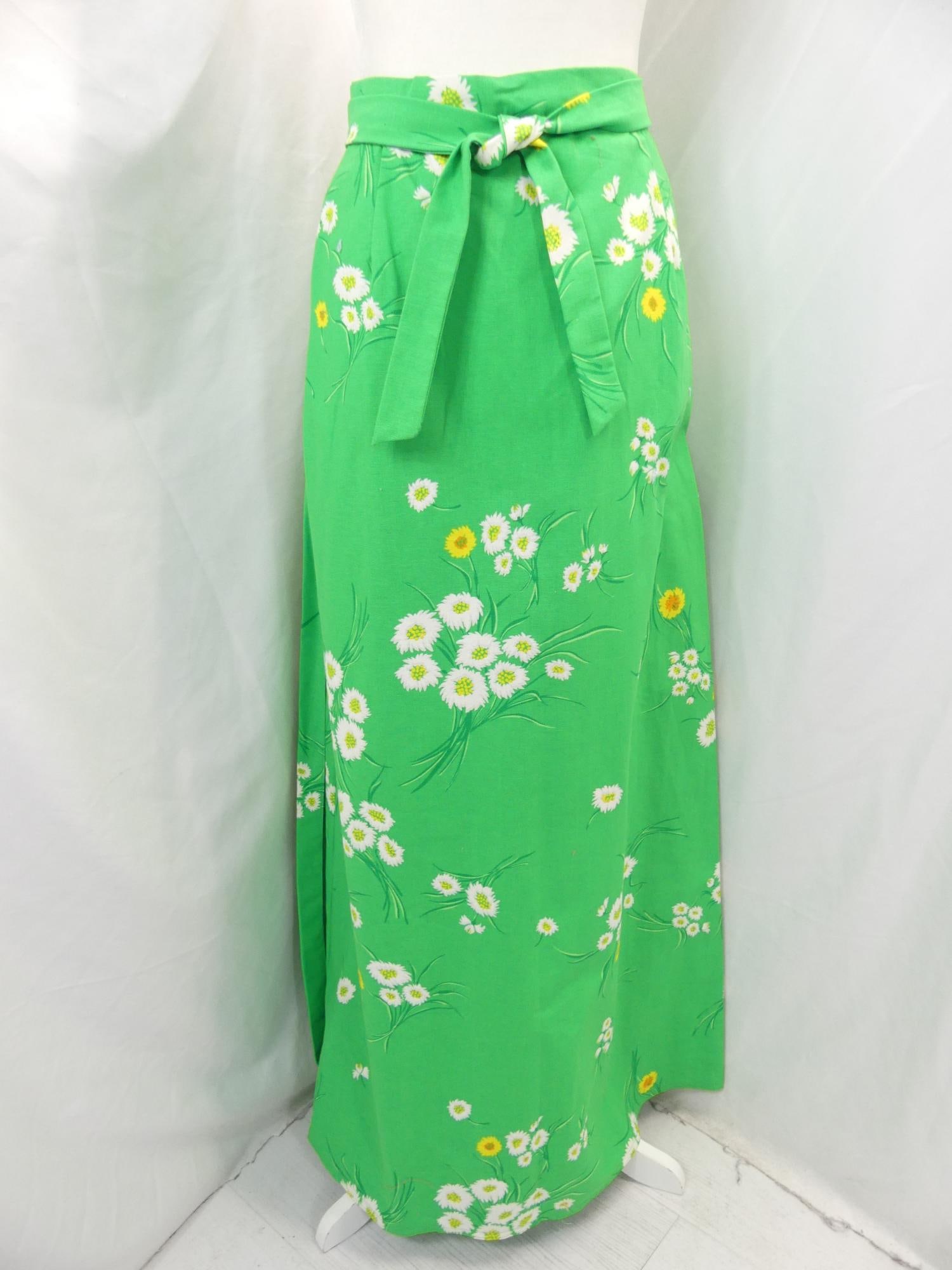 Vintage 1970's Malia Green Daisy Print Wrap Skirt: approx. 27 waist, good condition, see photo's