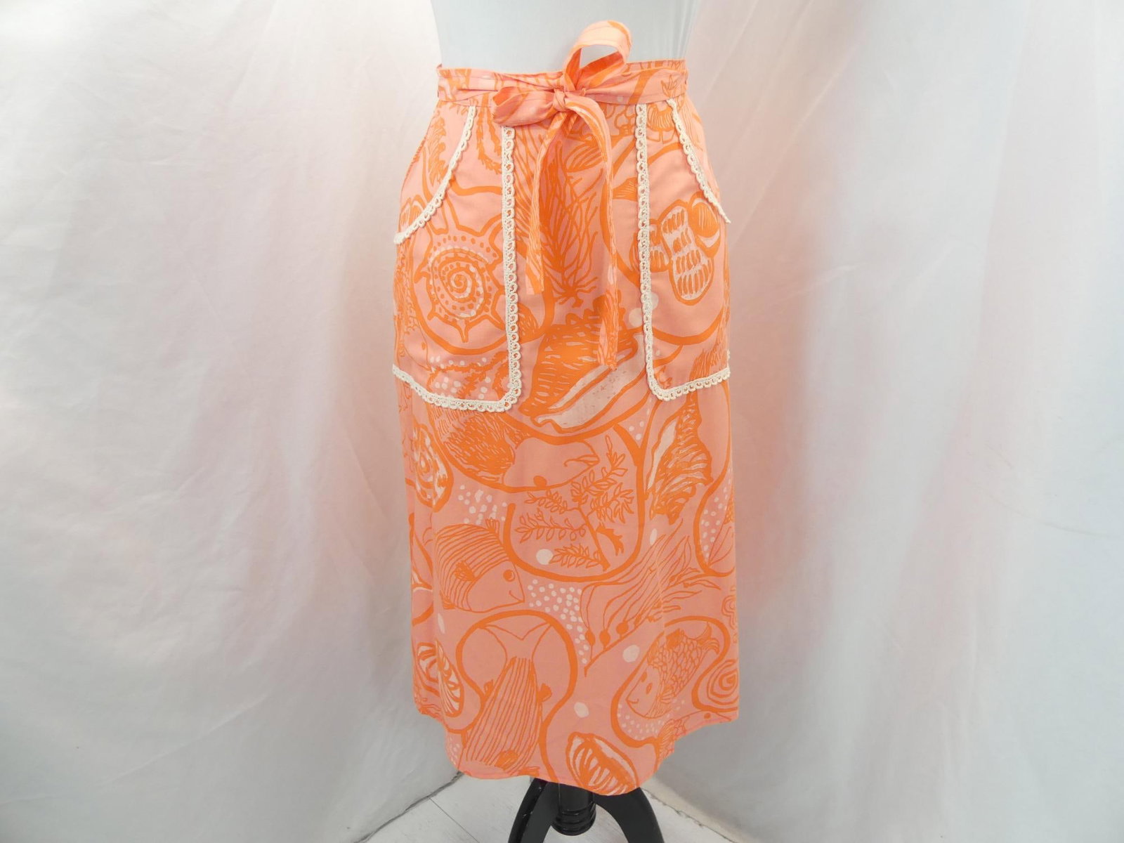 Vintage 1970's Corral Color Seashell Print Wrap Skirt: approx. 26 adjustable waist, good condition, see photo's