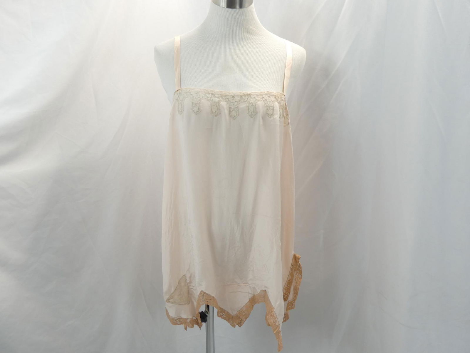 Vintage 1920's Pink Silk & Lace Teddy: approx. 38 bust, 42 waist, the fabric has some puckering, has a couple of spots & some silk fray at gusset, see photo's