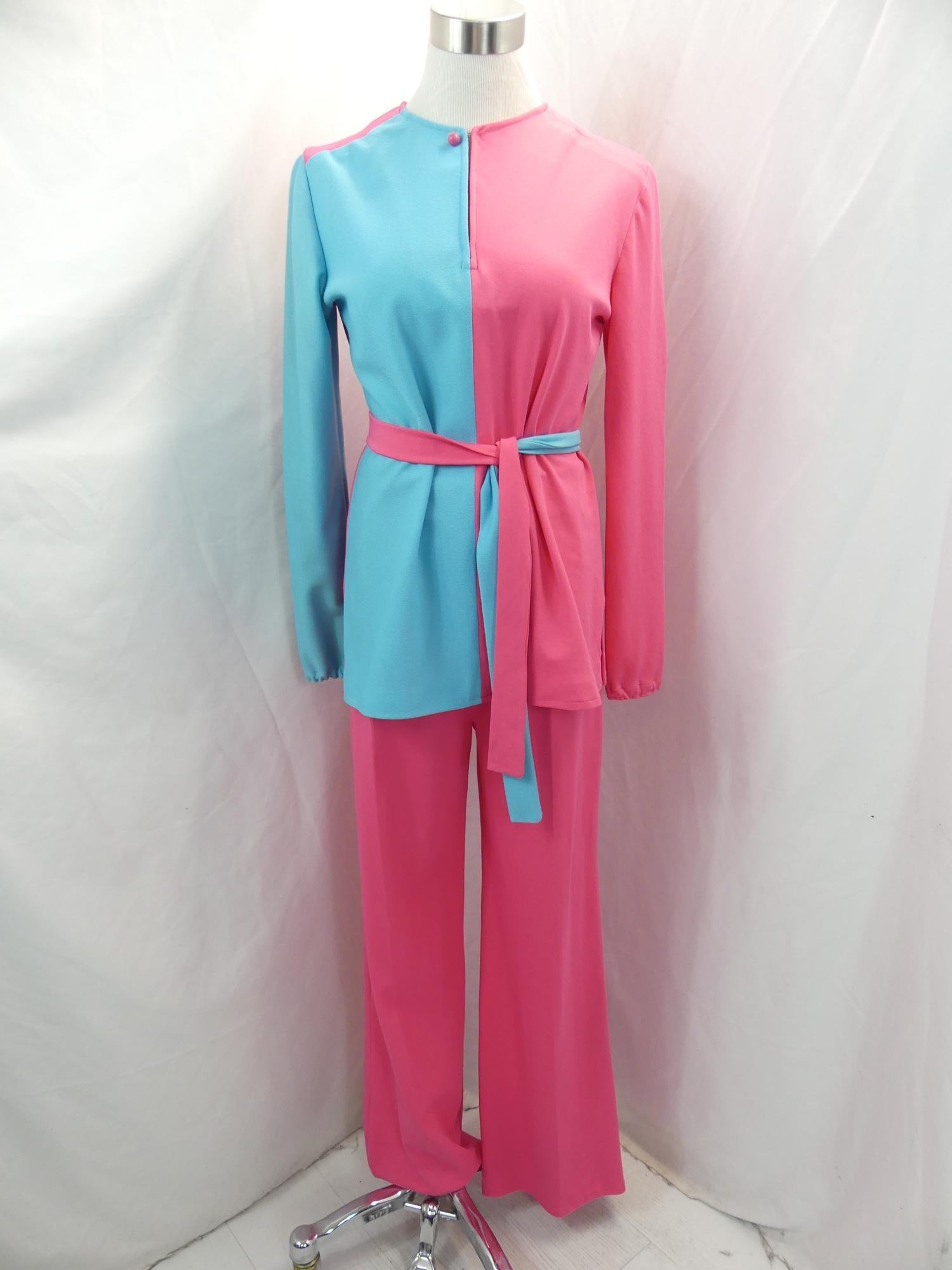 Vintage 1970's Blue & Pink Polynit Pant Set: approx. 38 bust, 28 waist, 30 inseam, in good condition, see photo's