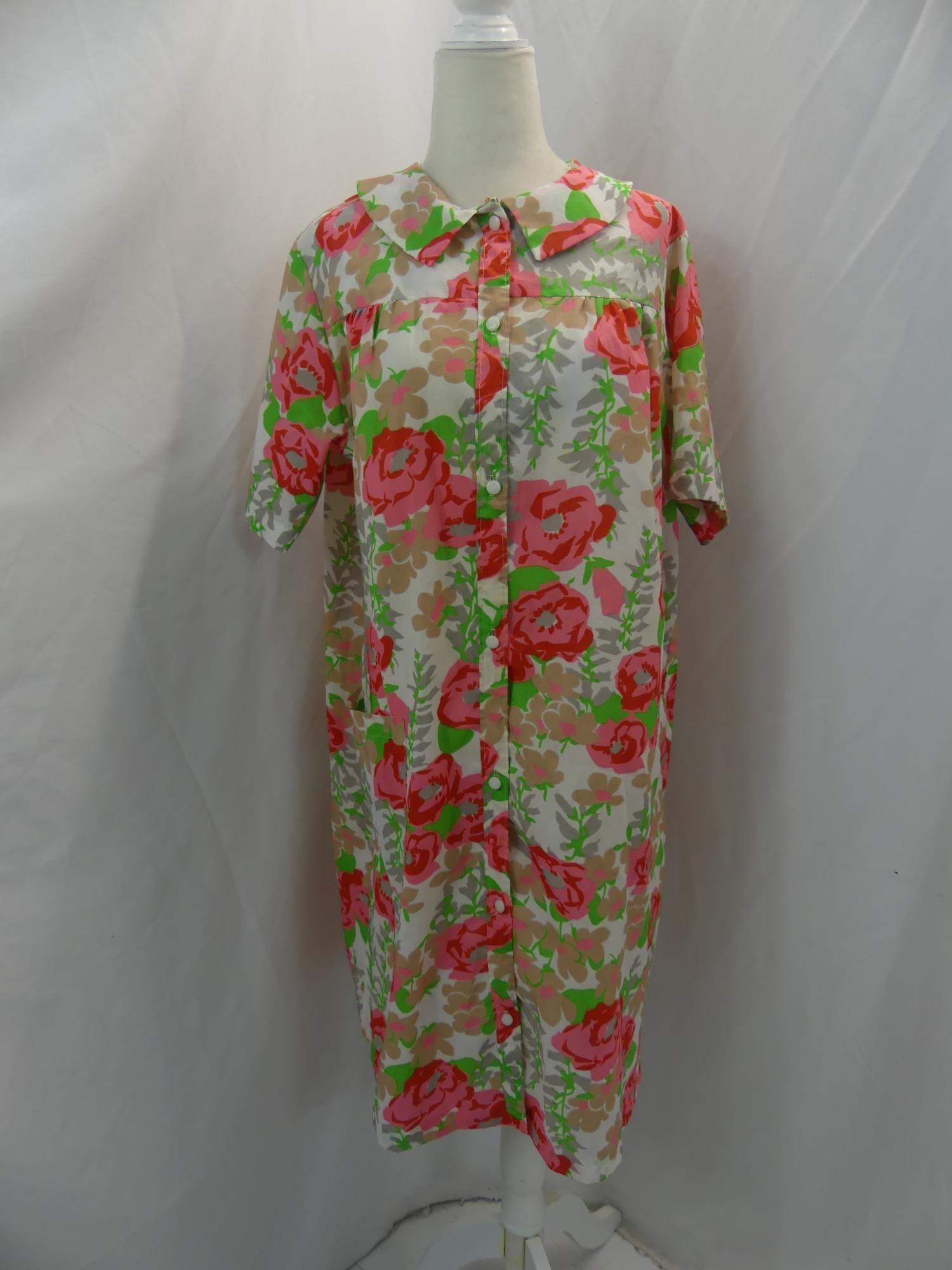Vintage 1960's Sears Pink Floral Housecoat: approx. 44 bust, in good condition, see photo's