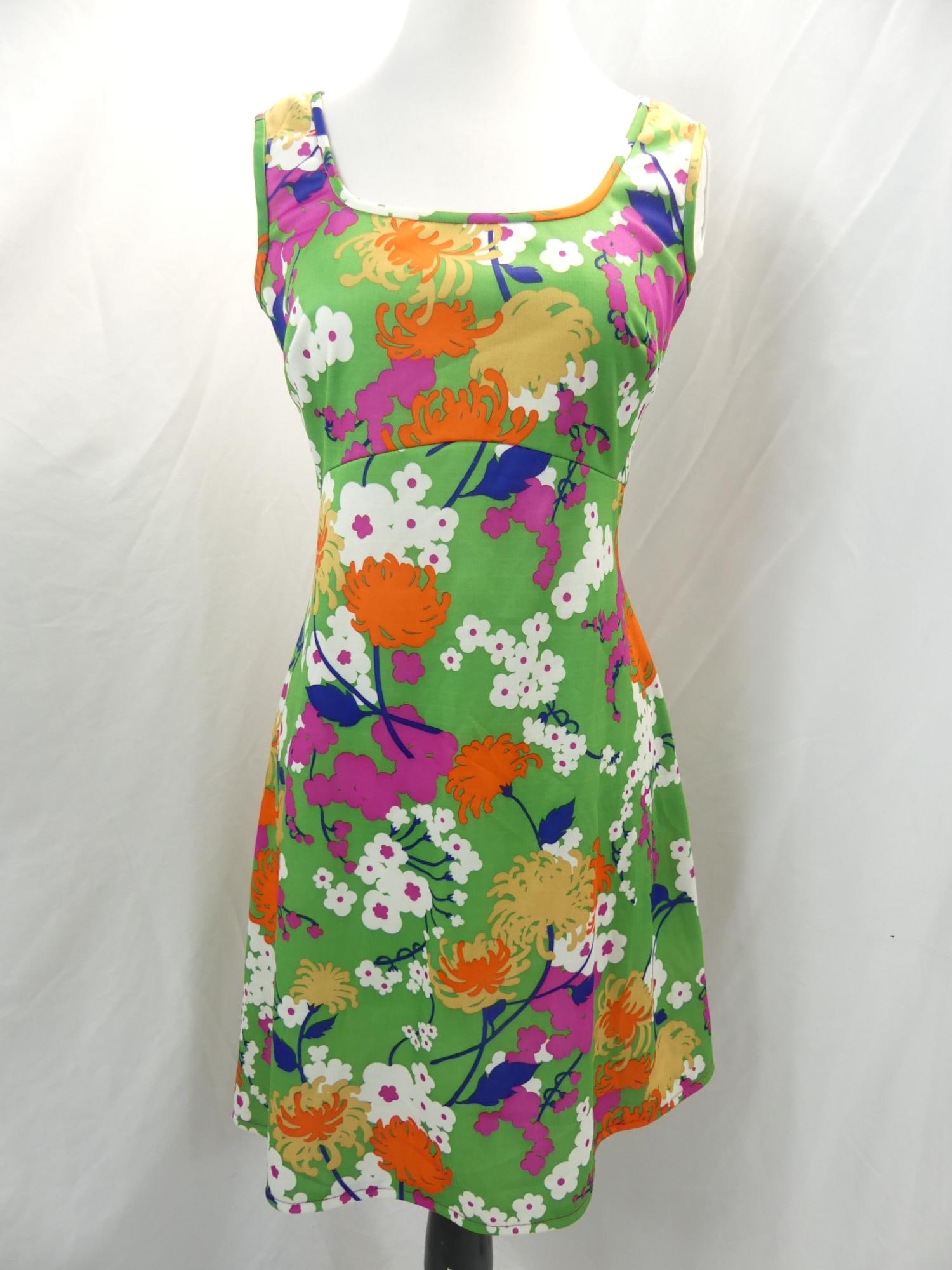 Vintage 1970's Poly Knit Floral Tunic Dress: approx. 36 bust, 30 waist, good condition, see photo's