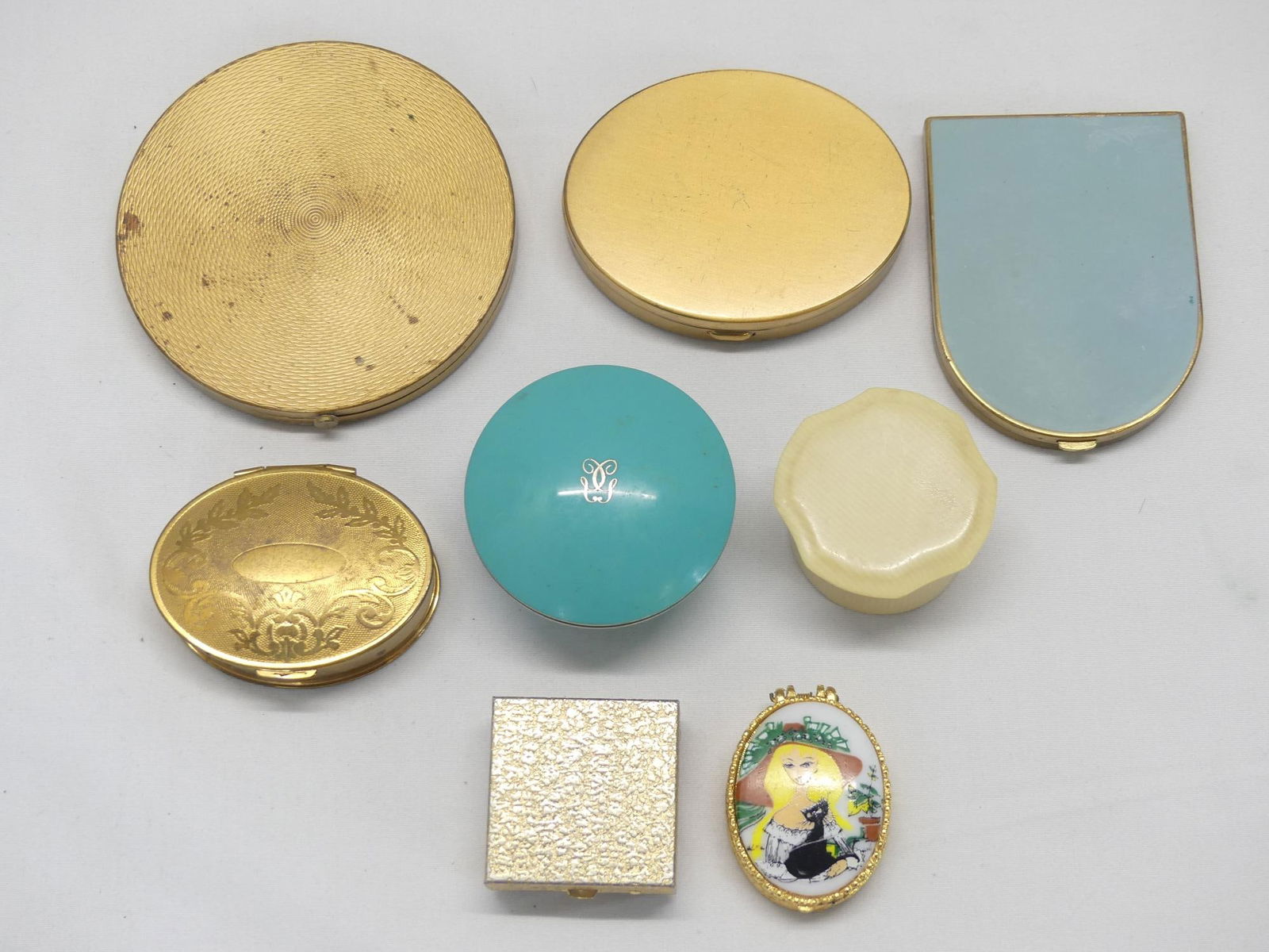 Lot of 8 Vintage Compacts & Containers (1 of 8)