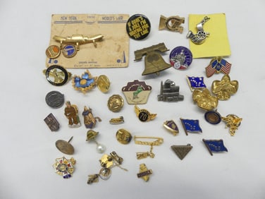 Lot of Vintage Pins including 1939 Worlds Fair