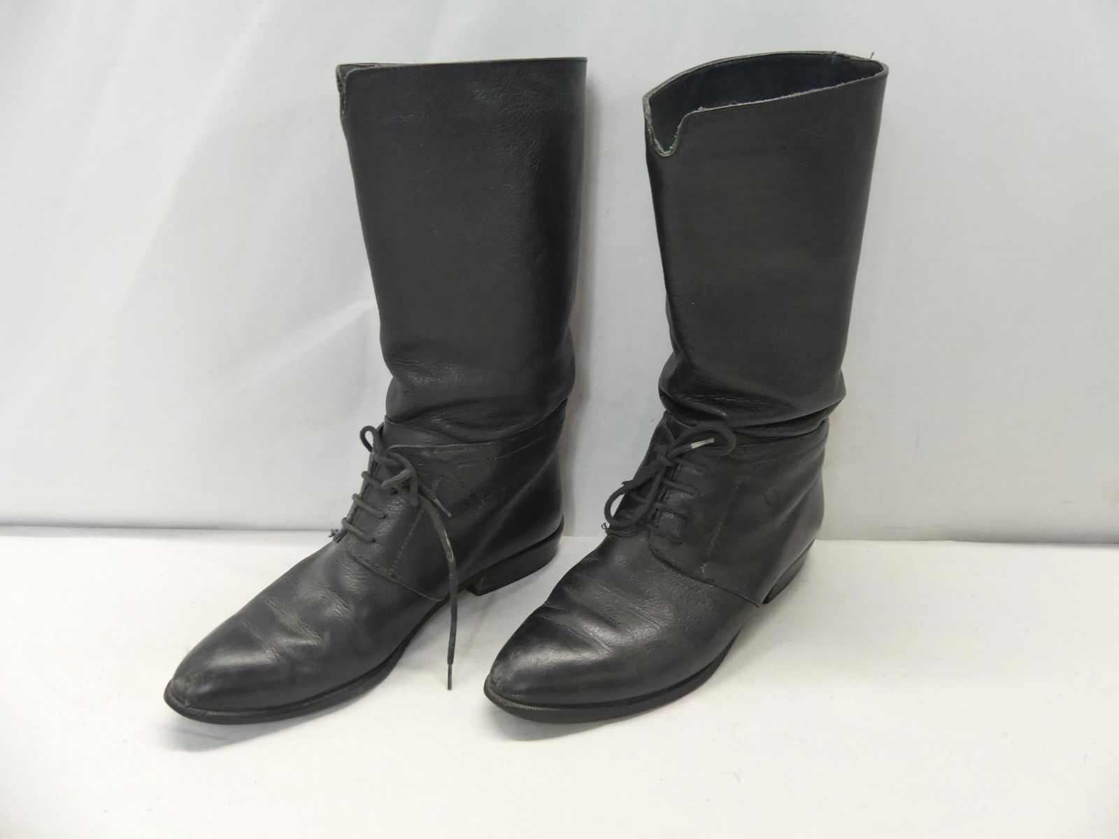 Vintage Charles David Made in Italy Black Boots with Tie Front: size Approx. 6 1/2- 7, can't find size marking, good previously worn, see photo's