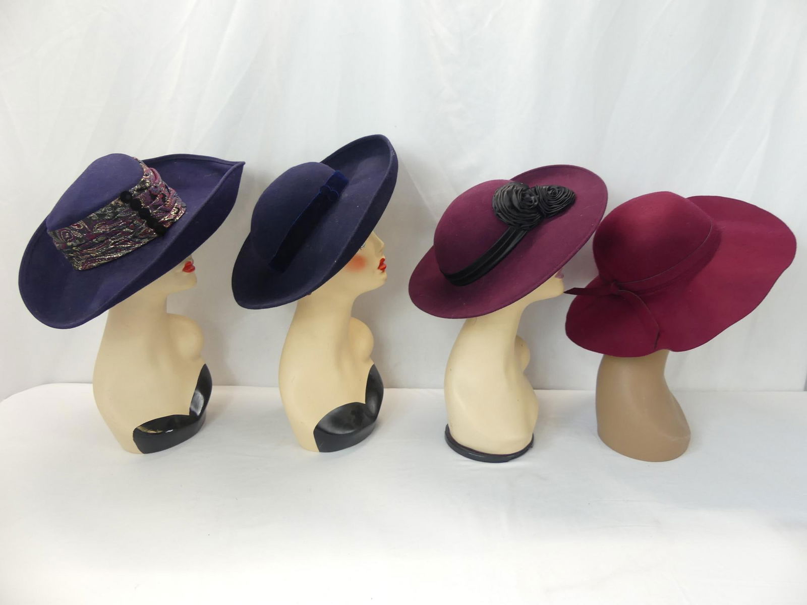 Lot of 4 Various Vintage Hats: see photo's