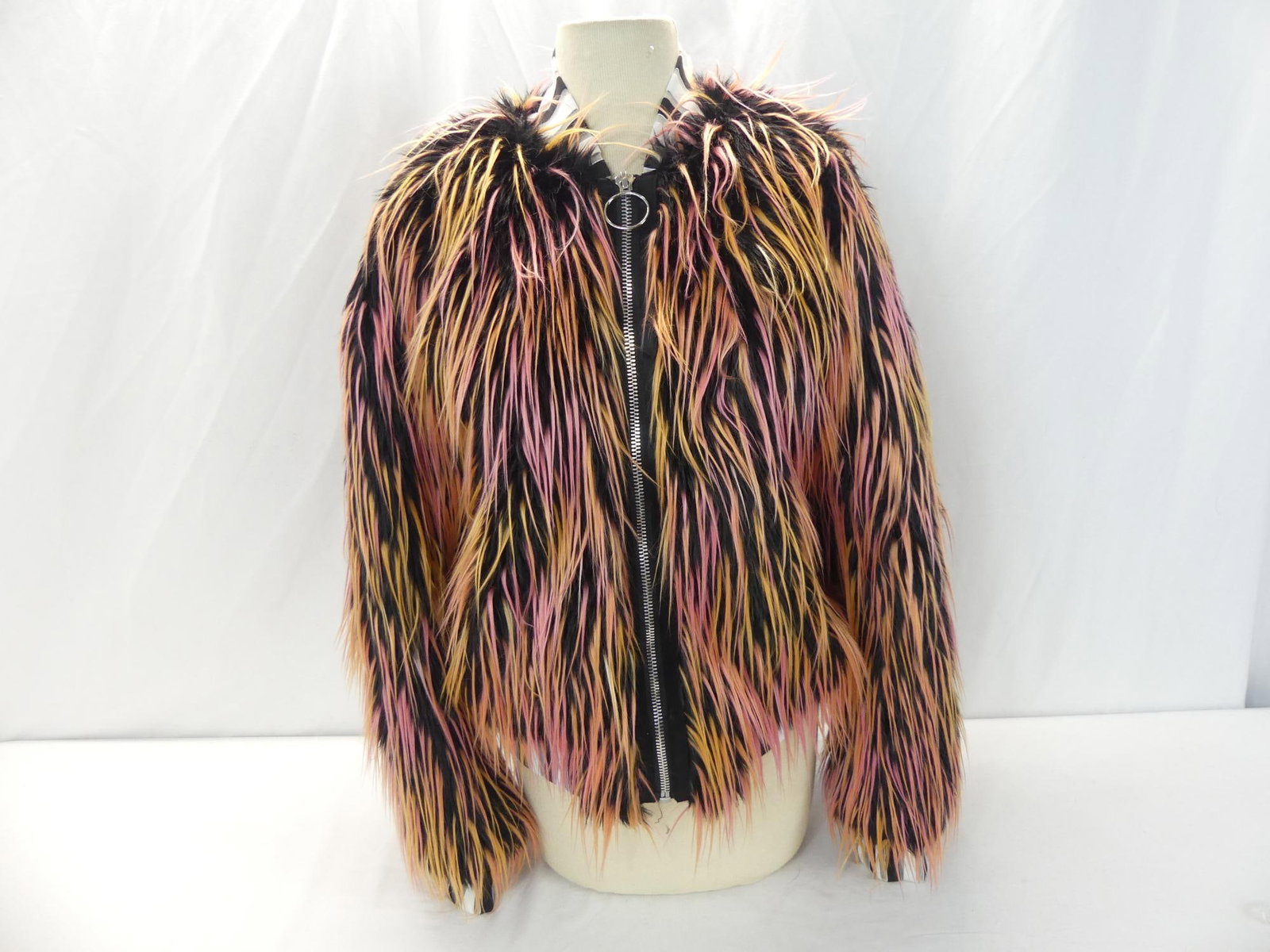 Vintage 1990/2000's Nicopanda Faux Feather Pink & Black Jacket: fabulous Jacket, approx. 44 bust, 40 waist, good condition, see photo's