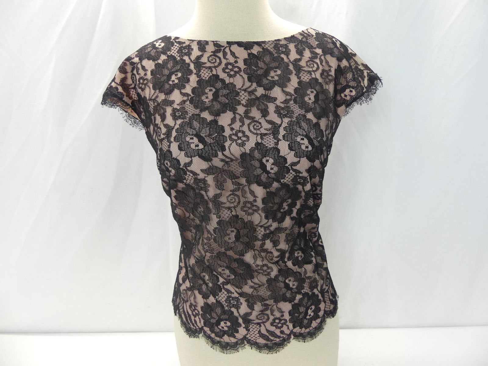 Vintage 1960's Nathalie Black Lace Sleeveless Blouse: approx. 42 bust, 38 waist, good condition, see photo's