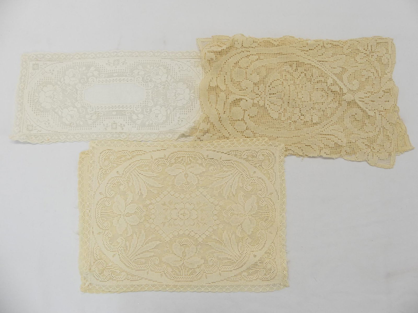 Lot of 8 Vintage Needle Thread & Lace Doilies: see photo's