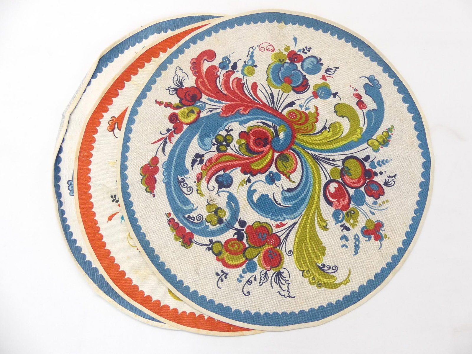 Lot of 3 Vintage Printed Round Doilies: approx. 16 inches, see photo's