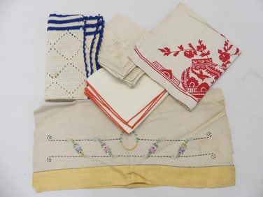 Lot of Vintage Mixed Kitchen Linens
